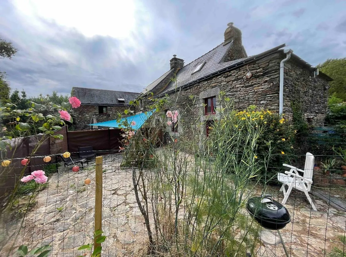 Holiday home Maison Bretonne De Charme A La Campagne Villa Serent